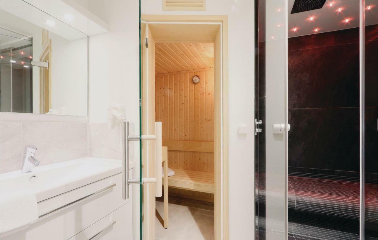 Cozy Apartment In Luebeck Travemuende With Sauna Exterior foto